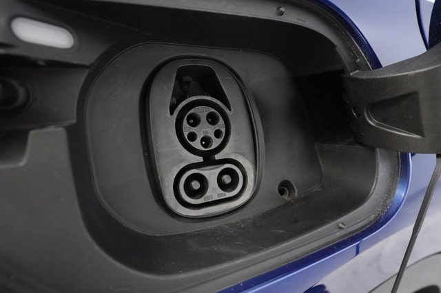 2021 Volkswagen ID.4 — photo 8 of 20