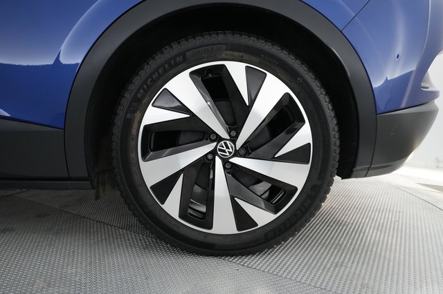 2021 Volkswagen ID.4 — photo 15 of 20