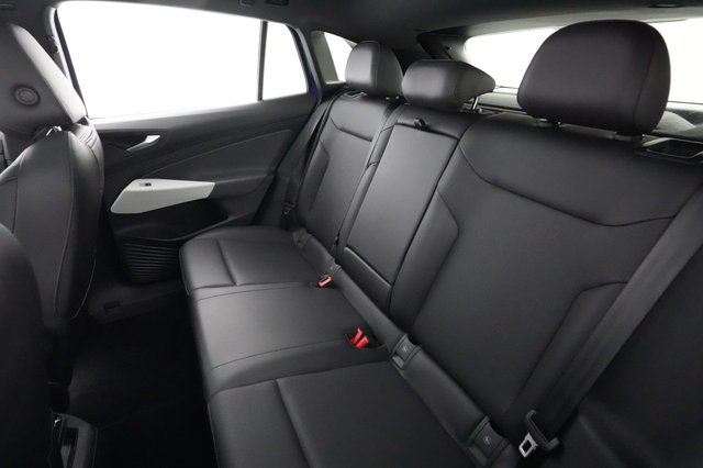2021 Volkswagen ID.4 — photo 18 of 20