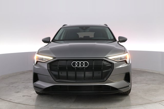 2021 Audi e-tron — photo 9 of 23