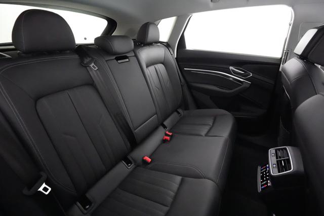 2021 Audi e-tron — photo 4 of 23