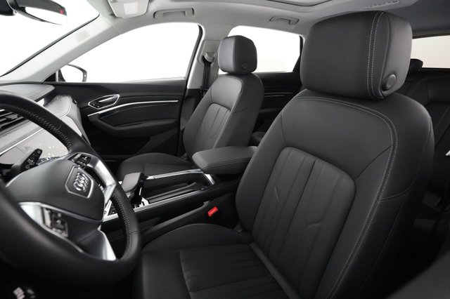 2021 Audi e-tron — photo 3 of 23