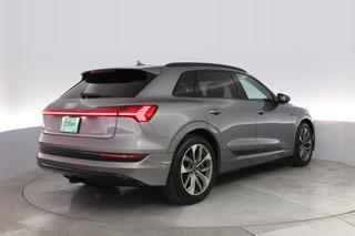 2021 Audi e-tron — photo 2 of 23