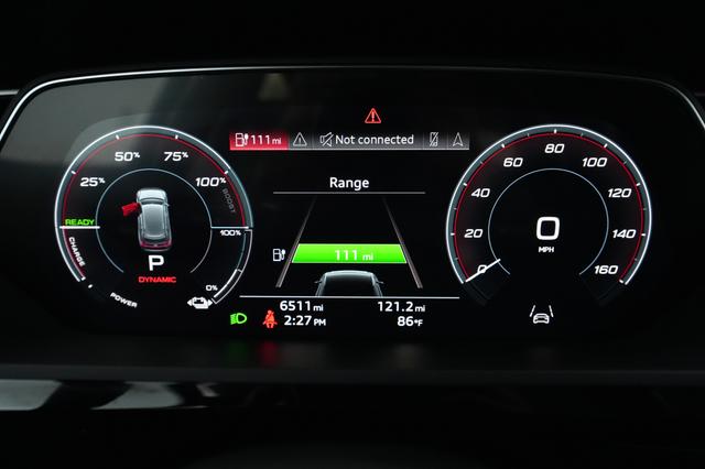 2021 Audi e-tron — photo 5 of 23
