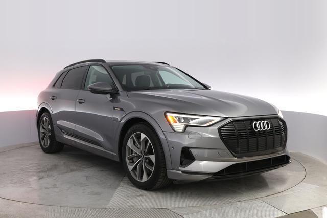 2021 Audi e-tron — photo 10 of 23