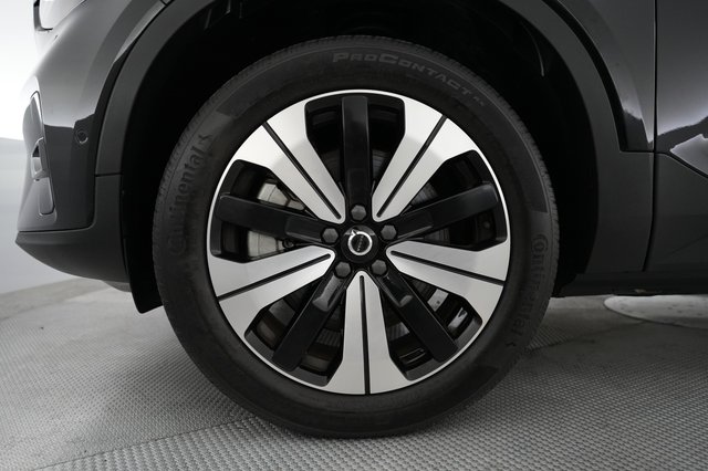 2023 Volvo XC40 Recharge — photo 16 of 22