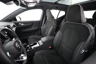 2023 Volvo XC40 Recharge — photo 3 of 22