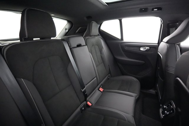 2023 Volvo XC40 Recharge — photo 4 of 22