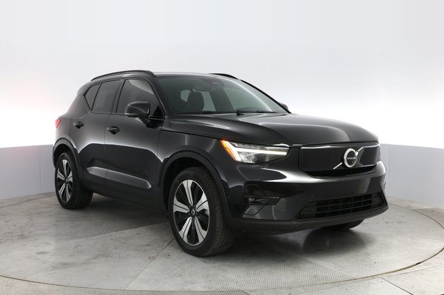 2023 Volvo XC40 Recharge — photo 10 of 22