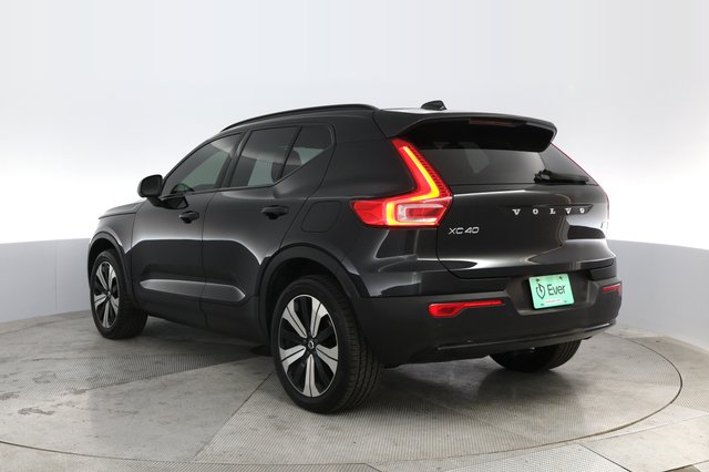 2023 Volvo XC40 Recharge — photo 13 of 22