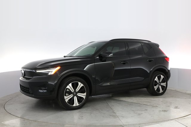 2023 Volvo XC40 Recharge — photo 14 of 22