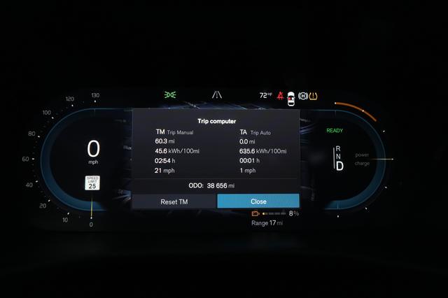 2023 Volvo XC40 Recharge — photo 5 of 22