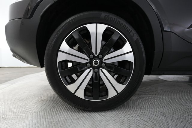 2023 Volvo XC40 Recharge — photo 7 of 22