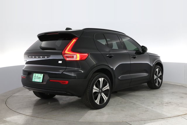 2023 Volvo XC40 Recharge — photo 2 of 22