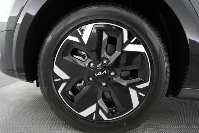2024 Kia Niro EV — photo 17 of 23