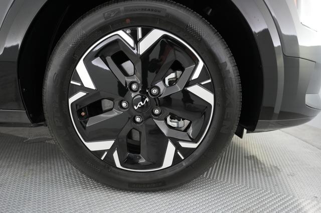2024 Kia Niro EV — photo 7 of 23