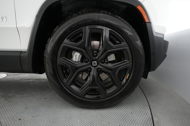 2023 Rivian R1T — photo 15 of 26