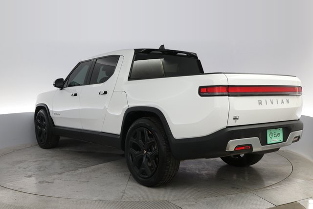 2023 Rivian R1T — photo 13 of 26
