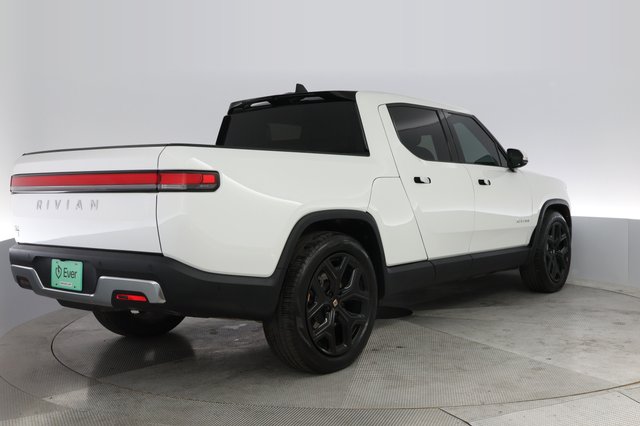 2023 Rivian R1T — photo 2 of 26
