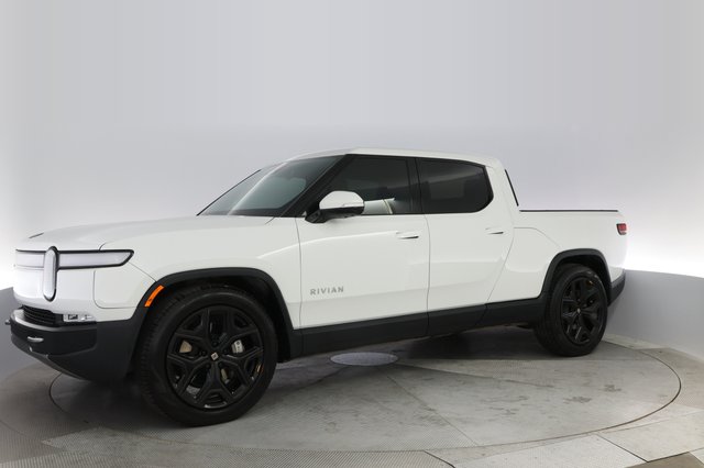 2023 Rivian R1T — photo 14 of 26