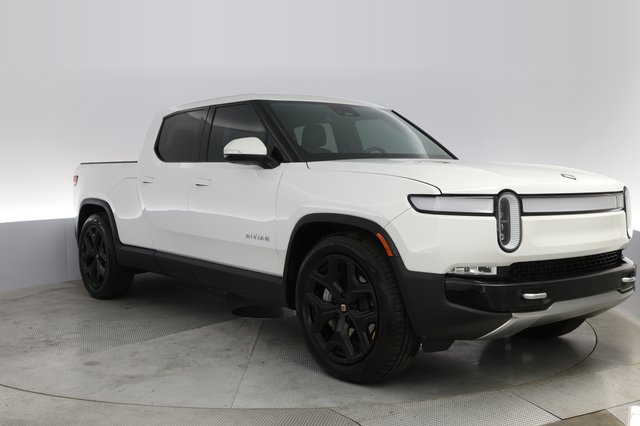 2023 Rivian R1T — photo 10 of 26