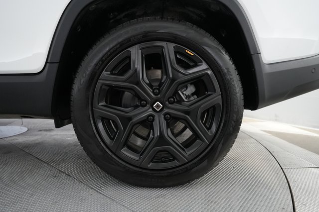 2023 Rivian R1T — photo 17 of 26