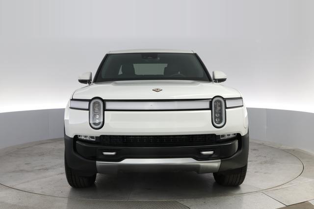 2023 Rivian R1T — photo 9 of 26