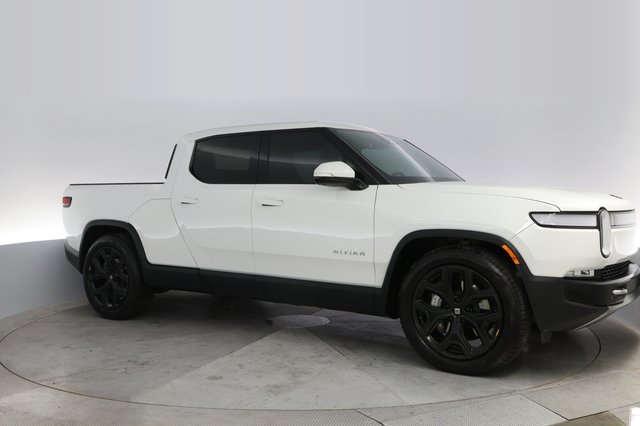 2023 Rivian R1T — photo 11 of 26