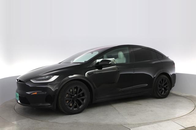 2023 Tesla Model X — photo 7 of 19