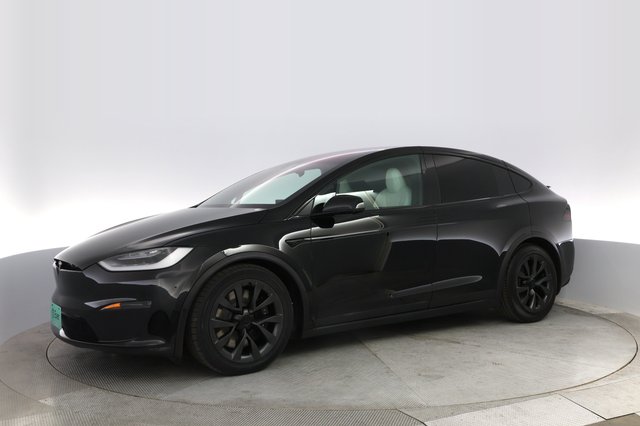 2023 Tesla Model X — photo 7 of 19