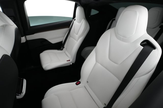 2023 Tesla Model X — photo 15 of 19
