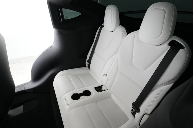 2023 Tesla Model X — photo 16 of 19