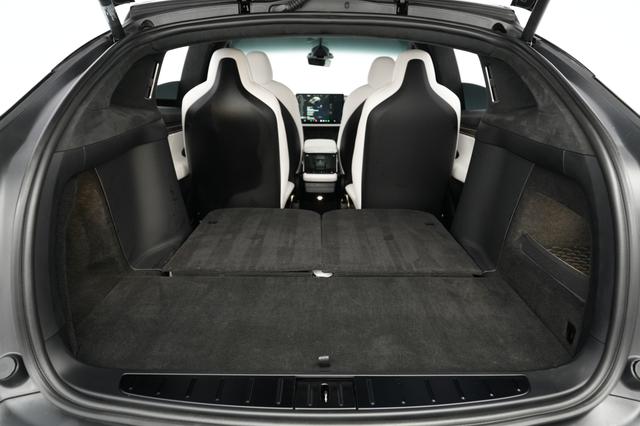 2023 Tesla Model X — photo 6 of 19