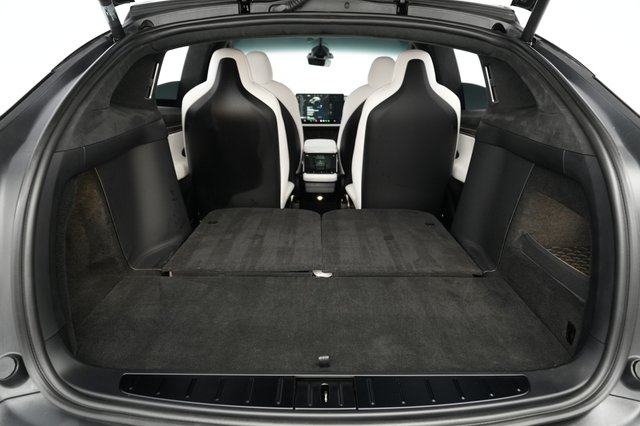 2023 Tesla Model X — photo 6 of 19
