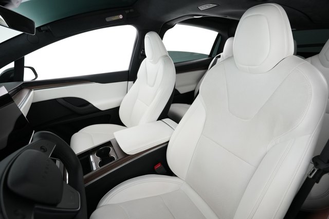 2023 Tesla Model X — photo 3 of 19