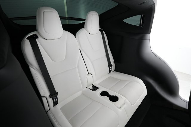 2023 Tesla Model X — photo 17 of 19