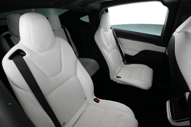 2023 Tesla Model X — photo 14 of 19