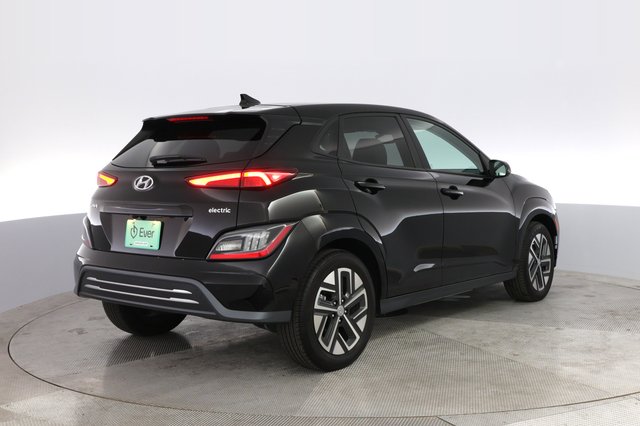 2023 Hyundai Kona — photo 2 of 21
