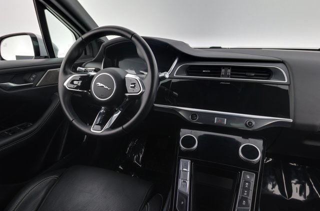 2020 Jaguar I-Pace — photo 20 of 23