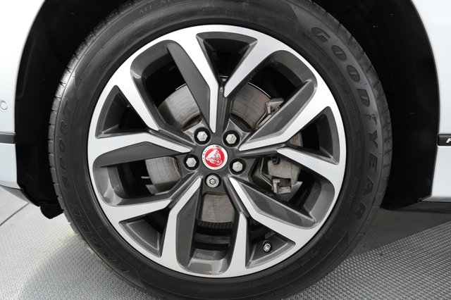 2020 Jaguar I-Pace — photo 7 of 23