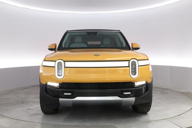 2023 Rivian R1S — photo 9 of 23