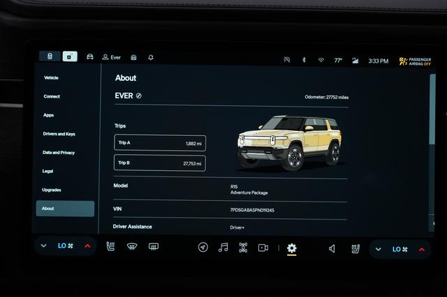 2023 Rivian R1S — photo 5 of 23