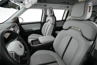 2023 Rivian R1S — photo 3 of 23