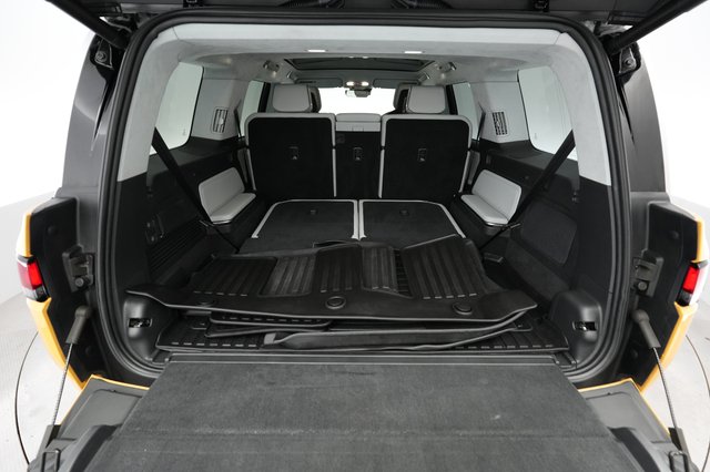 2023 Rivian R1S — photo 6 of 23
