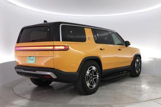 2023 Rivian R1S — photo 2 of 23