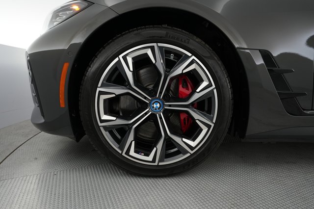 2024 BMW i4 — photo 16 of 21