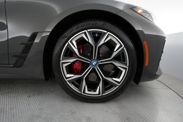 2024 BMW i4 — photo 7 of 21