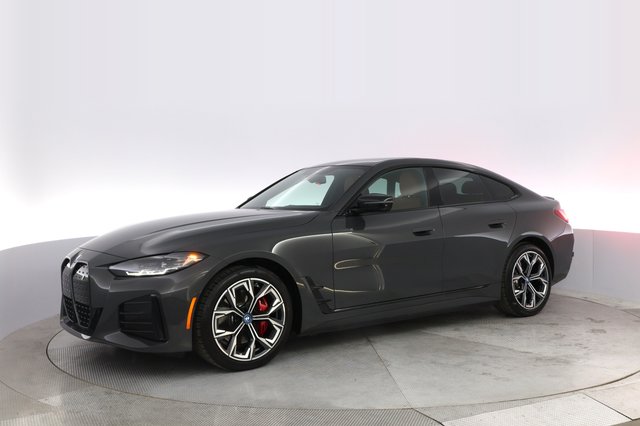 2024 BMW i4 — photo 14 of 21