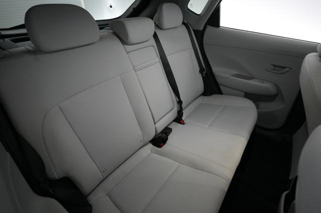 2025 Hyundai Kona Electric — photo 4 of 19