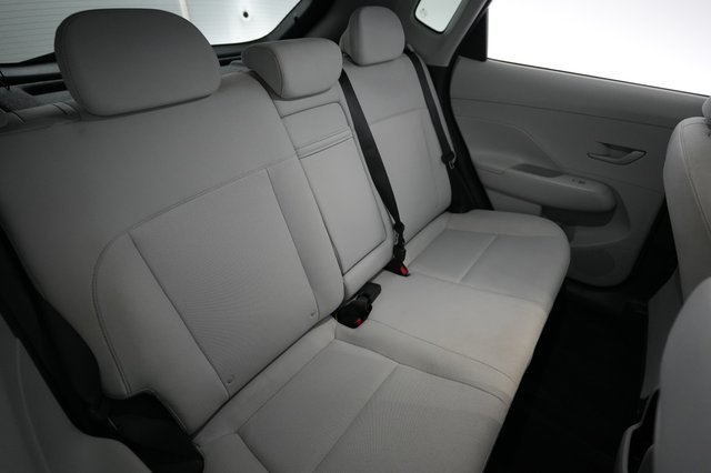 2025 Hyundai Kona Electric — photo 4 of 19